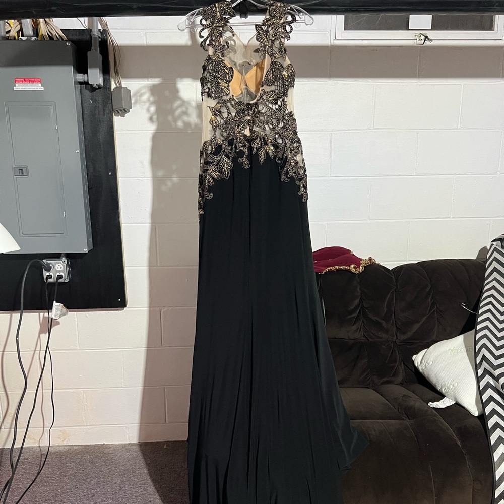 Classy and Elegant Prom Dress